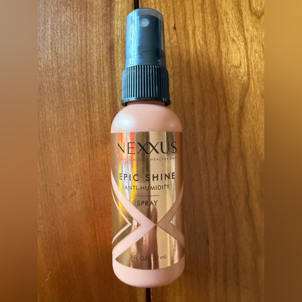 💙 4/$20 NEXXUS EPIC SHINE ANTI-HUMIDITY SPRAY
